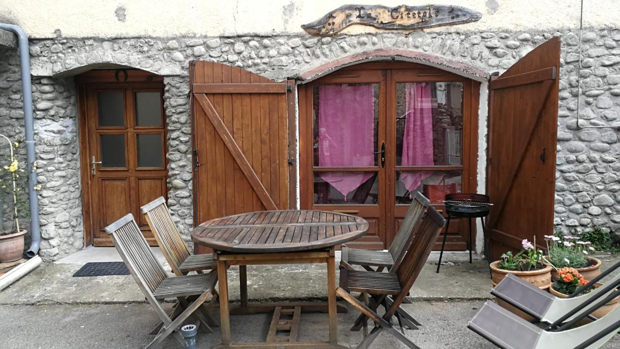 La Cirerole Hotel Casteil Buitenkant foto